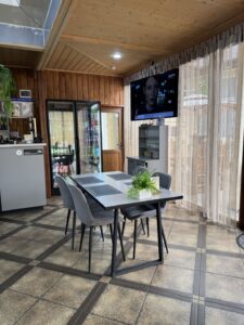 Миниатюра Барная зона для кафе с витриной 10