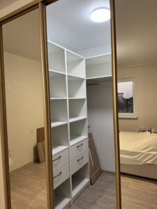 Миниатюра Гардероб Скрытый 14