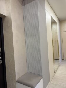 Миниатюра Шкаф распашной с зеркальными фасадами и декоративными панелями 14