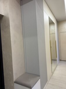 Миниатюра Шкаф распашной с зеркальными фасадами и декоративными панелями 15