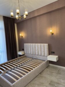 Миниатюра Кровать с мягким вертикальным изголовьем 4