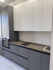 Миниатюра Кухня прямая с пеналом 12