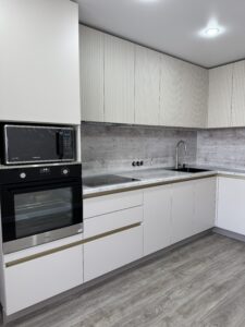 Миниатюра Кухня угловая современная с интегрированной техникой 22