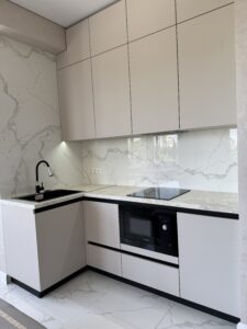 Миниатюра Кухня угловая современная с фасадами без ручек 21