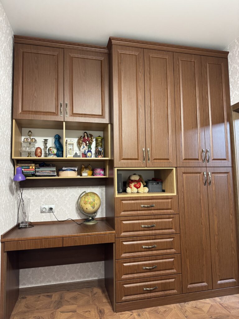 Миниатюра Шкаф со стеклянными фасадами 8